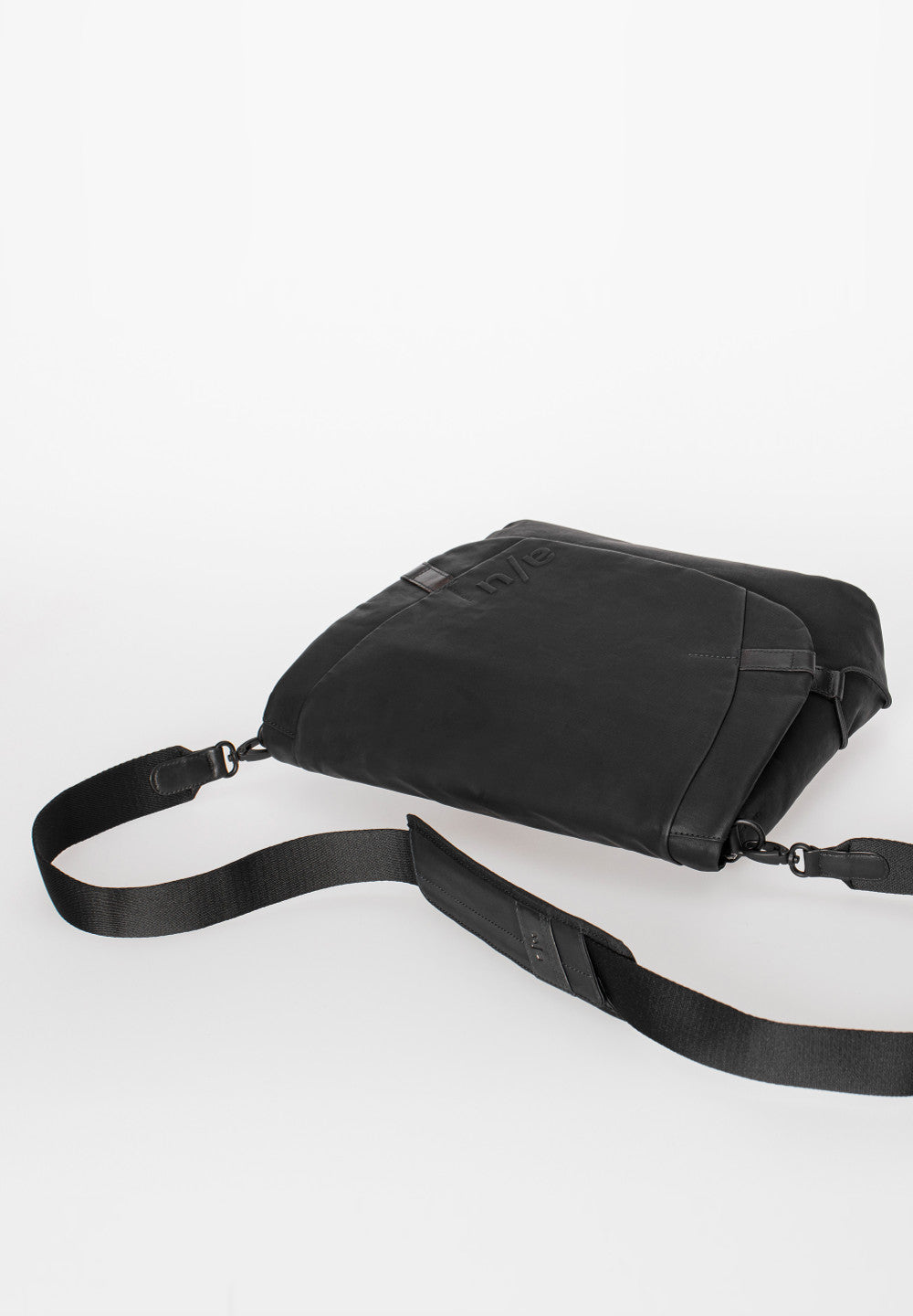 Aunts &amp; Uncles Bags Matsumoto Messenger Bag Black-Men&#39;s Bags-Howard-Surrey-Canada