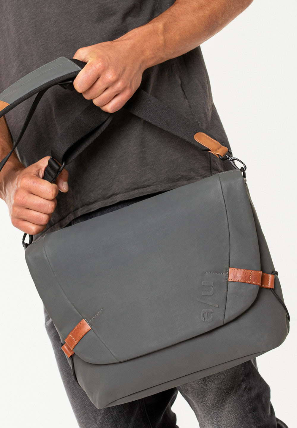 Aunts &amp; Uncles Bags Matsumoto Messenger Bag Gravity Grey-Men&#39;s Bags-Howard-Surrey-Canada